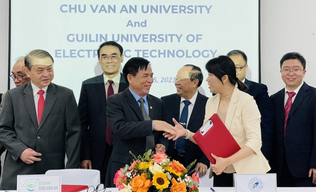 hop tac truong dai hoc khoa hoc ky thuat dien tu que lam 2